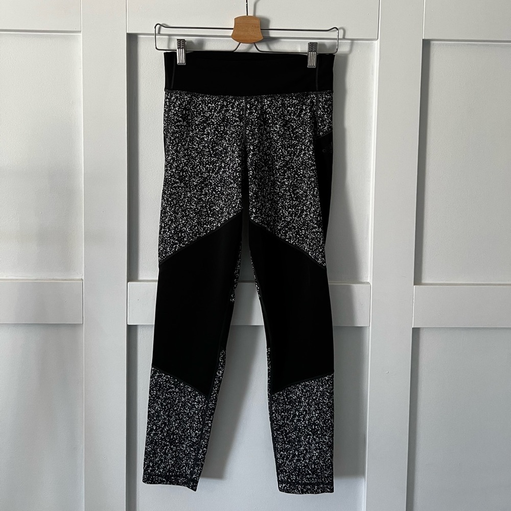 Adidas Size Medium Athletic Leggings 🖤